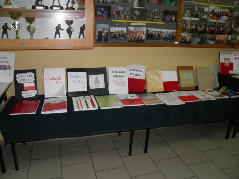 Wystawa - Śpiewniki Partiotyczne